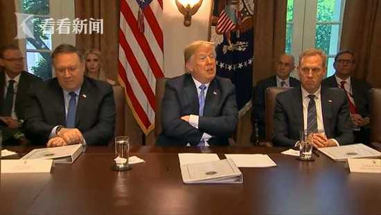 特朗普为平风波拿普京开刀:他为干预大选负责