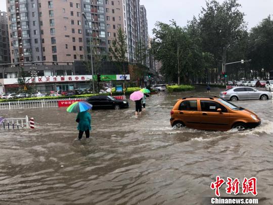 台风“安比”过境河北沧州、廊坊暴雨致部分区域积水严重