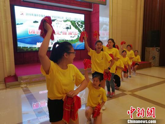 扭起东北大秧歌 于琨 摄 扭起东北大秧歌 于琨 摄