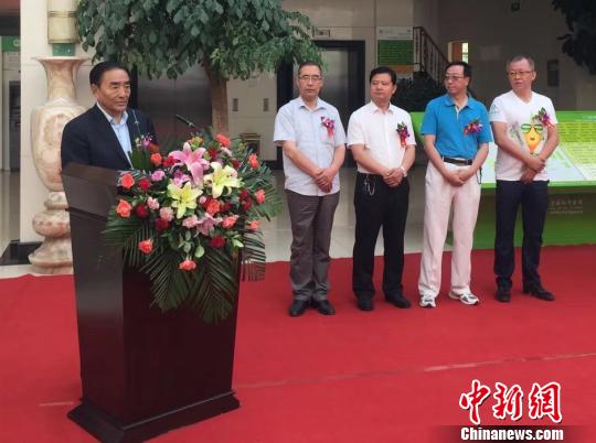 图为“完美森林资助·青海贫困家庭疝气患儿手术康复项目”启动仪式现场。　钟欣 摄