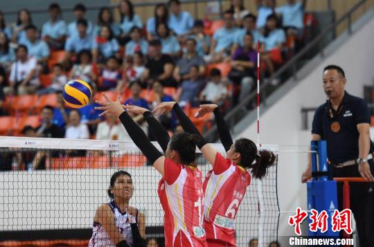 浙港女排友谊赛现场。王刚 摄