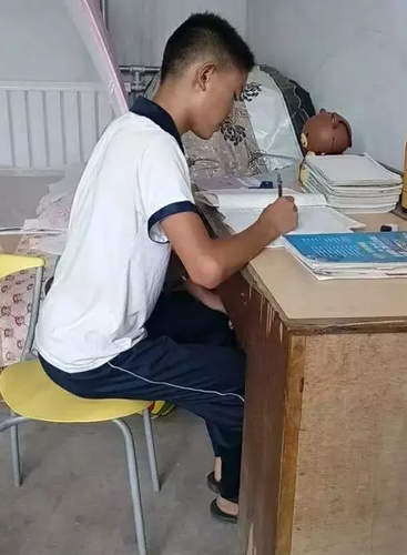 女生707分考入北大 家庭贫困的她曾写文感谢贫穷