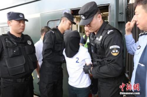 资料图：警方破获电信诈骗案。<a target='_blank' href='http://www.chinanews.com/'>中新社</a>记者 于琨 摄