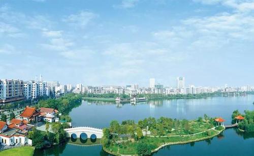 湖北荆州政法机关发文:严惩自己住好房父母住危房