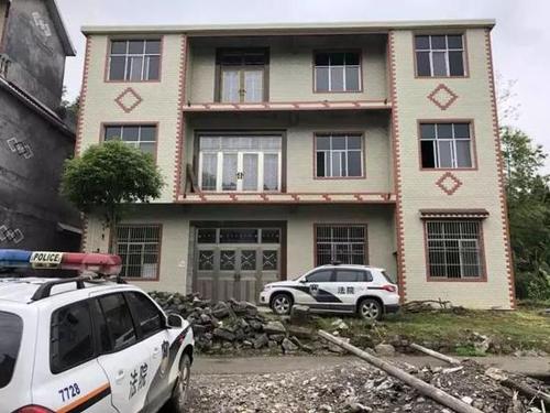 湖北荆州政法机关发文:严惩自己住好房父母住危房