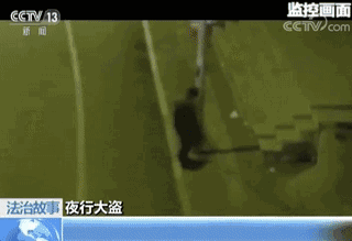 盗贼自学开锁技术学影视剧作案 逃跑时故意兜圈子