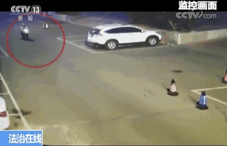 盗贼自学开锁技术学影视剧作案 逃跑时故意兜圈子