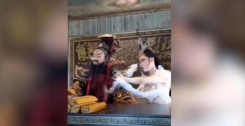 点击进入下一页