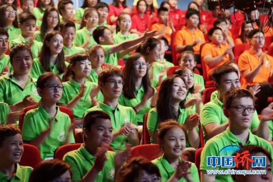 中国侨网作文大赛颁奖典礼现场。　田蕾　摄