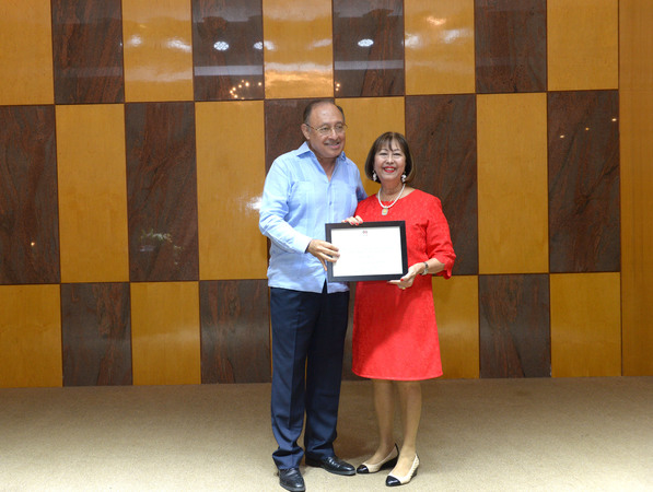 1460760195 1460760195