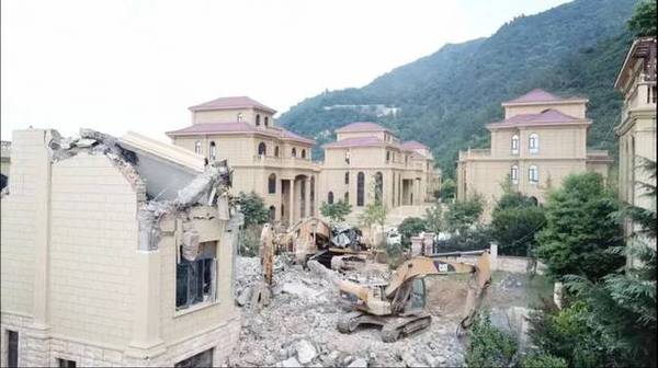秦岭大片别墅违建，中央重拳整治！但一栋房子5天都没拆完……