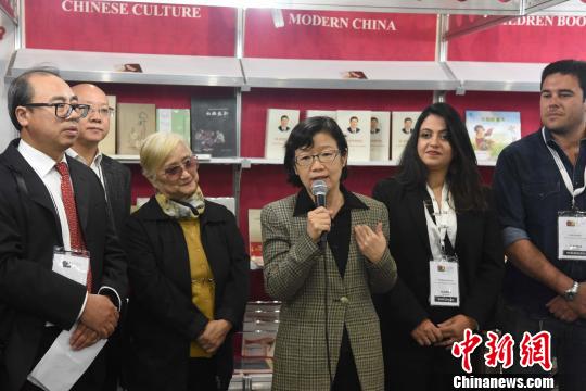 中国侨网图为中国驻圣保罗总领事陈佩洁（右三）致辞?！∧尚邸∩? style=