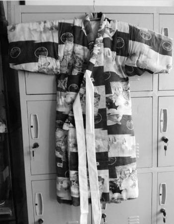 日本童服印侵华图案 收藏家展出侵华日军罪证