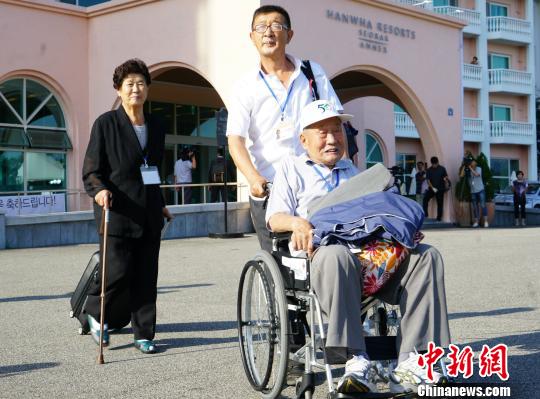 韩朝离散家属团聚今天举行韩国家属出发赴朝