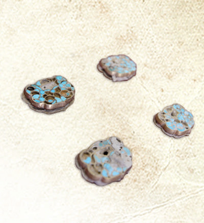 图为都兰特大盗墓案中追缴回的部分文物 图为都兰特大盗墓案中追缴回的部分文物