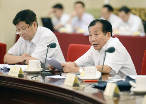 陈晓华委员发言。