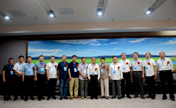 1A中国物媒通辽市运营中心启动暨ISP公司与清谷新禾合作签约仪式现场 1A中国物媒通辽市运营中心启动暨ISP公司与清谷新禾合作签约仪式现场