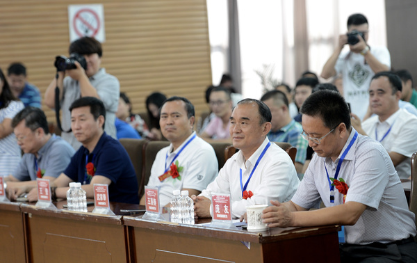 3A中国物媒通辽市运营中心启动暨ISP公司与清谷新禾合作签约仪式现场 3A中国物媒通辽市运营中心启动暨ISP公司与清谷新禾合作签约仪式现场