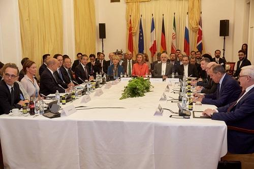 美国称将持续对伊朗施压 英国却助伊设计核反应堆