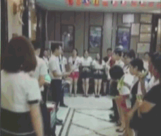 业绩不达标就要生吃苦瓜爬百米?足疗店长:企业文化