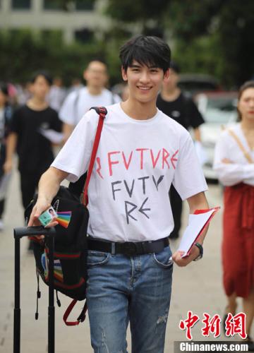 点击进入下一页