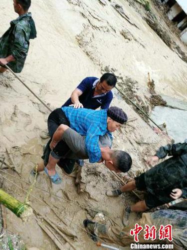 图为灾害现场?！〗诡ａ?摄