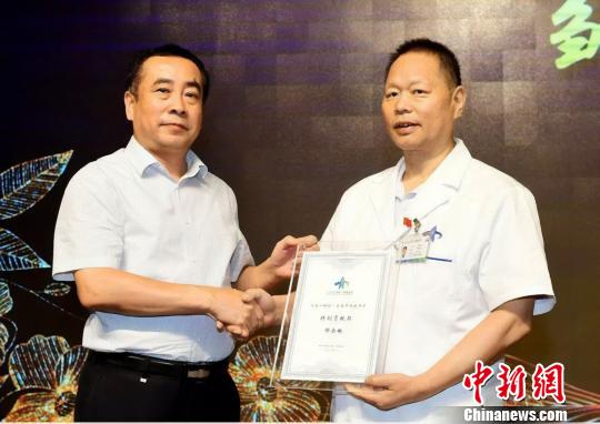 美华人科学团队发布T细胞免疫疗法治疗晚期肝癌成果