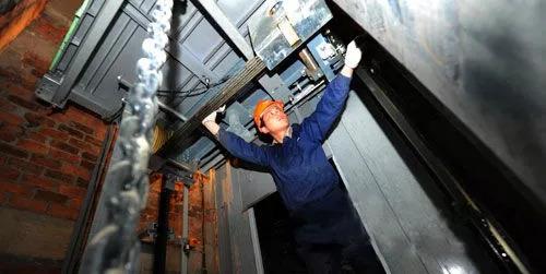 江西消防官微:在电梯里小便 等于自杀甚至谋杀