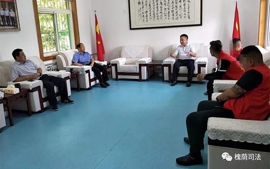 济南槐荫司法局对纹身人员谈话:勿被黑恶势力引诱