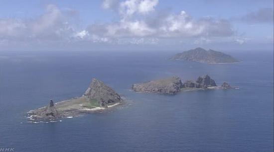 中国4艘海警船进入钓鱼岛领海巡航 遭到日方监视