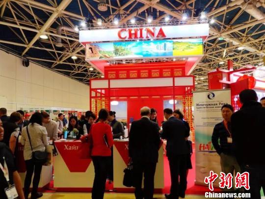 图为第24届俄罗斯国际休闲旅游展现场 谢妮均 摄