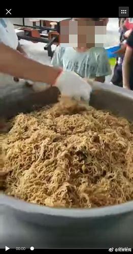 河南大曹小学提供问题午餐 该校疑2年前就被举报过