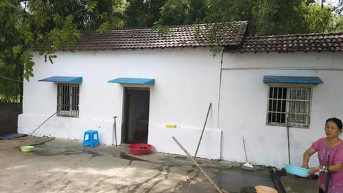 11年前采访的女孩出嫁 记者如父亲般把她交给新郎