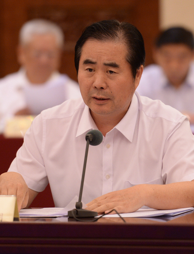 于鲁明委员。