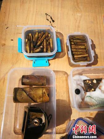 包括锅炉、斜桁、舷窗、舱门、铁甲堡衬木等舰体结构，毛瑟步枪子弹、左轮手枪子弹、37毫米炮弹、47毫米炮弹等武器装备?！∨砗?摄