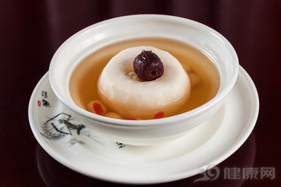 秋季润肺佳品:川贝雪梨炖猪肺