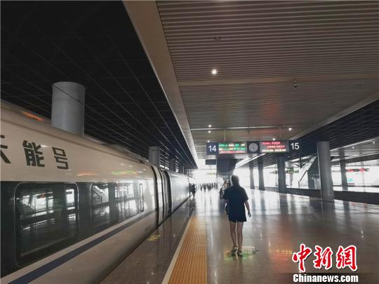 长三角铁路今迎返程高峰：预计发客261万人次