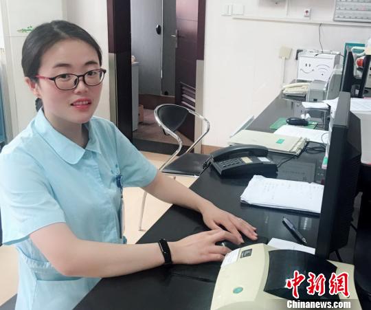 5岁女童火车上意外脱臼同车护士连线医生施援手　