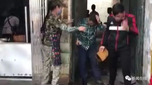 小吃店上演全武行:两男子疑抢糯米饭互殴头破血流