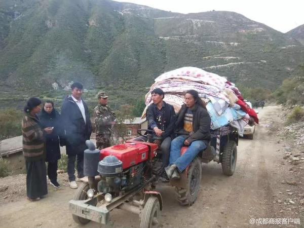 金沙江堰塞湖威胁已达20公里:两村被淹 上万人转移