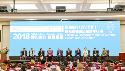 从左至右依次为：黄海力、秦苑、邓小虹、莫丽霞、刘端祺、于世英、李玲、宁晓红、刘芳、吴晓明