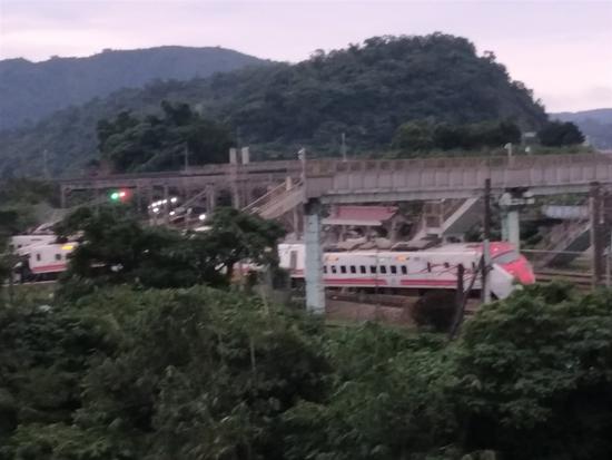 点击查看大图 台铁脱轨事故致18死187伤 日本制造商股价重挫6%