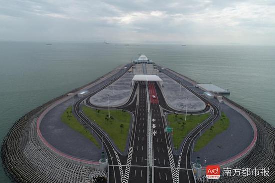 港珠澳大桥人工岛。南都记者 吴进 摄_副本.jpg