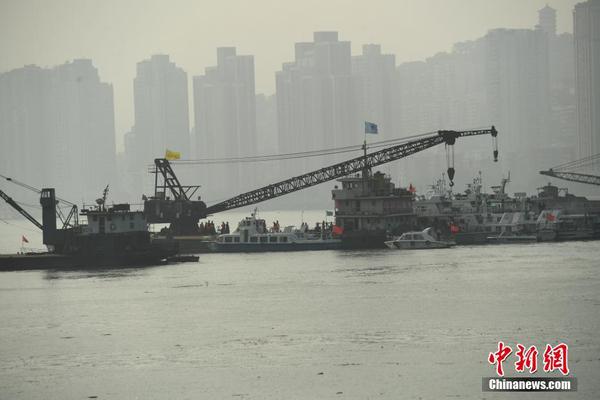 重庆万州坠江公交车水下位置已确定 重庆万州坠江公交车水下位置已确定