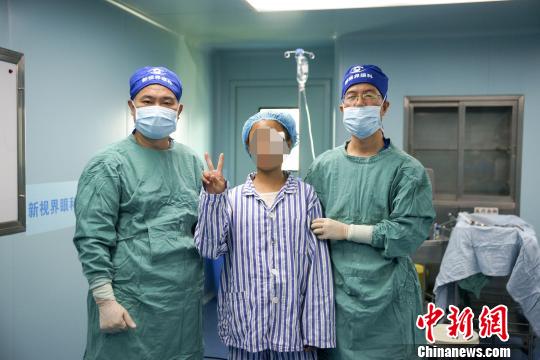 克石圆月10月30日在成都接受手术治疗?！⊥跖?摄