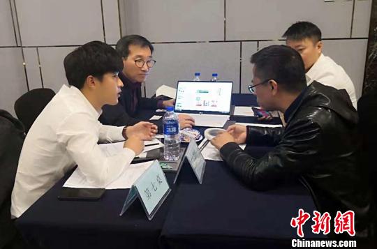 中韩企业代表进行交流。长春市贸促会供图