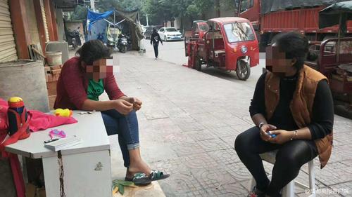 嫁到广安的非洲女孩因丈夫一句“滚”想离，却因找不到翻译没离成