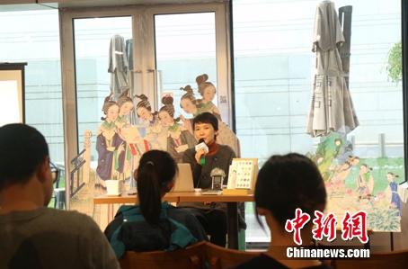 学者解读《红楼梦》中的颜色:月白色到底什么样