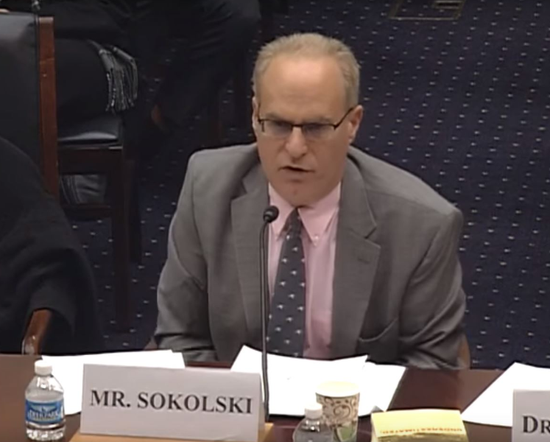 点击查看大图 美国冷战老臣:通过中程导弹竞赛可逼迫中俄就范