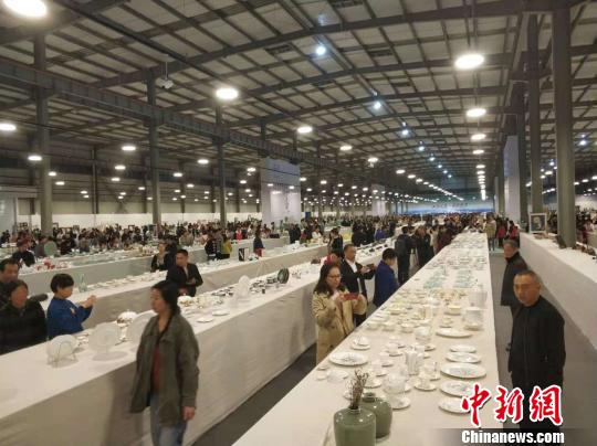 第十一届中国陶瓷艺术大展启 3300余件作品亮相浙江龙泉